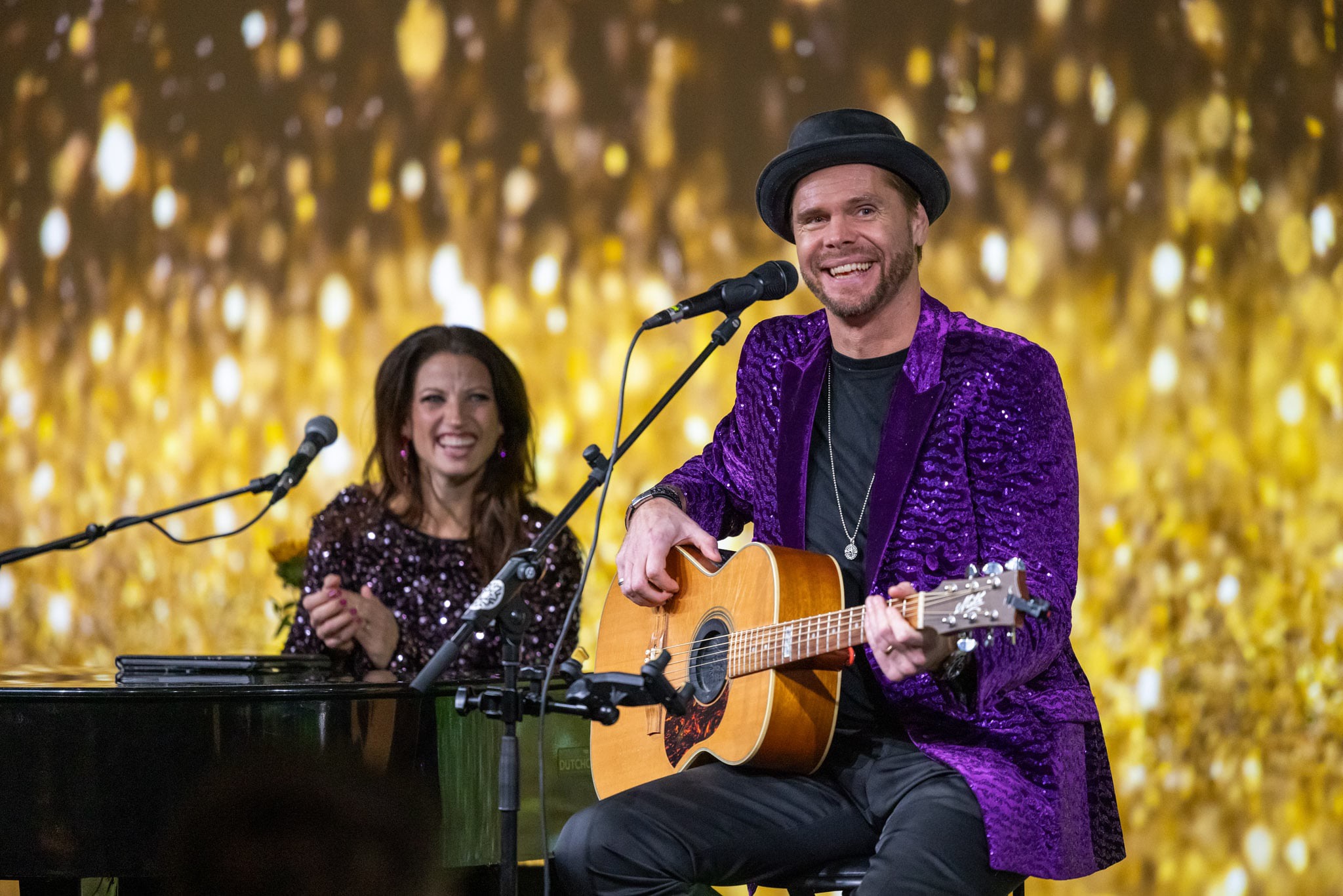 Mingel båda artisterna